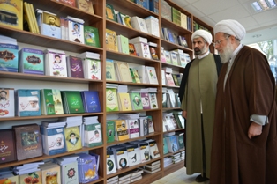 افتتاح فروشگاه کتاب در  آستان حضرت عبدالعظيم حسني