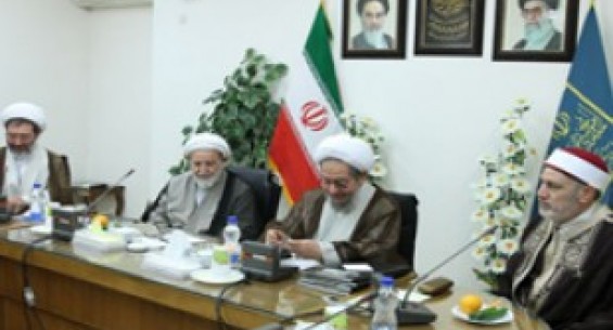 Tunisian top academician, visiting Seminary in the Iranian holy city of Qom