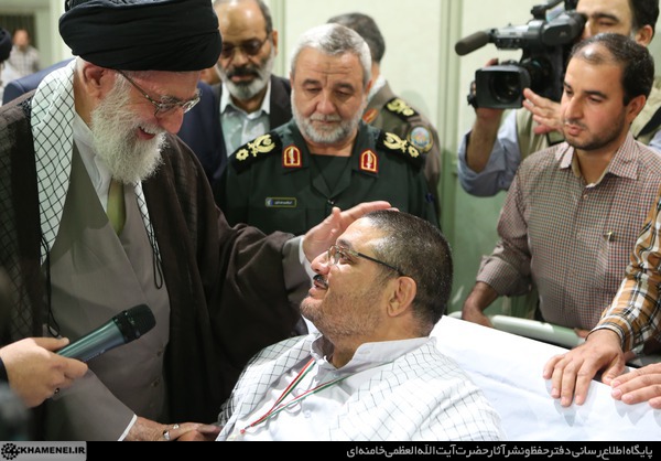 Ayatollah Khamenei meets with war veterans and their families
