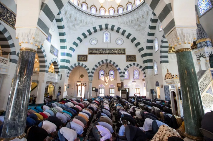 US Muslim Praying