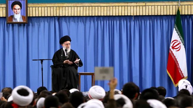  Ayatollah Khamenei delivers an address in Tehran to thousands of people from the Iranian city of Qom, January 8, 2017