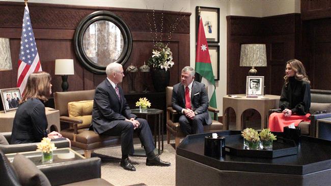 Jordanian King Abdullah II (C-R) and Queen Rania of Jordan (R) meeting with US Vice President Mike Pence (C-L) in the capital Amman,  January 21, 2018. (Photo by AFP)

