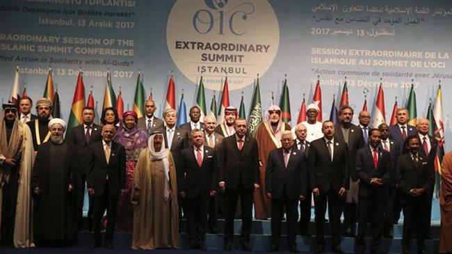 Leaders and representatives of the Organization of Islamic Cooperation (OIC) member states pose for a group photo during an extraordinary meeting in Istanbul, Turkey, December 13, 2017.
