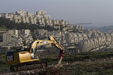 Amnesty Hands UK Government 50,000-Strong Petition for Ban on Israel Settlement Goods