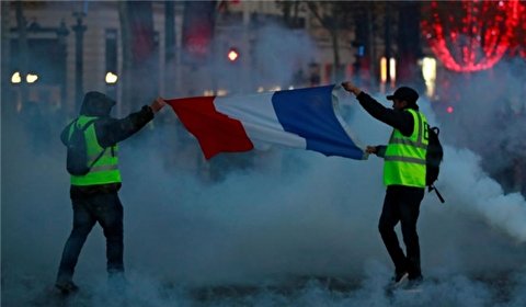 Almost 3,000 People Hurt in French 'Yellow Vest' Rallies