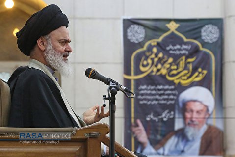 Ayatollah Momen's funeral was held in Azam mosque of Qom