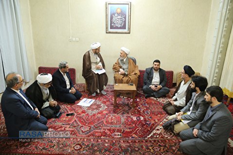Ayatollah Sobhani met with the organizers of the “Theory of the Islamic Science and Its Application in the Education System” seminar in Qom
