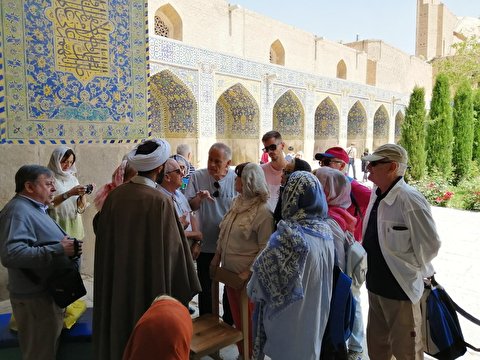 Familiarization of 1,000 Spanish-speaking tourists with Islam since the beginning of the year