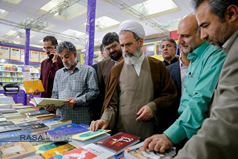 Ayatollah Aarafi head of Iran's Seminary visits Tehran International Book Fair