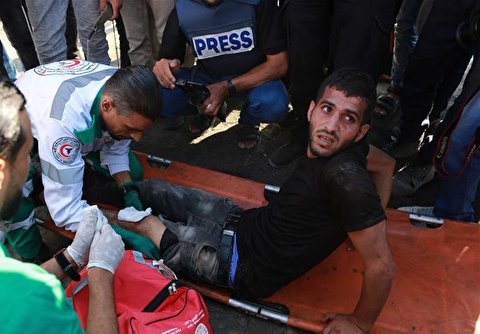 49 Palestinians Injured in Clashes with Israeli Soldiers in Eastern Gaza