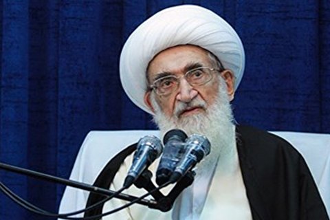 Clerics should participate in social and political activities/Qom ought to be decentralized