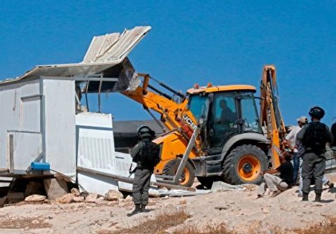 Israeli Bulldozers Demolish Palestinian Facilities in al-Khalil