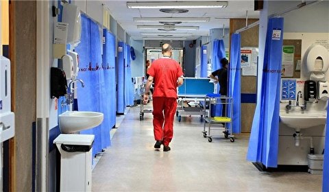 Coronavirus in UK: London Hospitals Facing 'Tsunami' of Patients as Death Toll Reachs 580