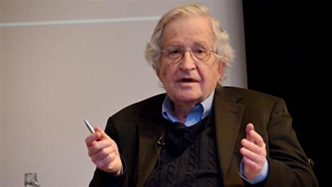 Noam Chomsky blasts Trump for continuing Iran sanctions