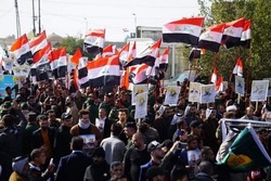 تظاهرات گسترده مردم نجف در اربعین سپهبد شهید سلیمانی