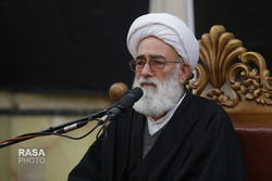امام خمینی برای همه عصرها الگو است
