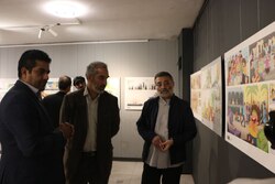 بازدید معاون وزیر فرهنگ و ارشاد از نمایشگاه آثار سوگواره «سلسله طلایی»