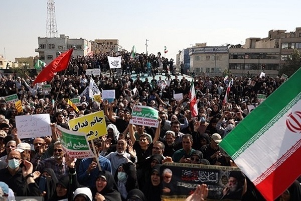 م/راهپمایی سراسری مردم ایران در حمایت از عملیات وعده صادق