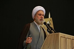 ملت ایران پیروز هر نبرد با دشمن خواهد بود