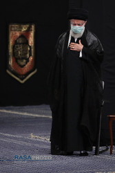 عزاداری شام غریبان حسینی (ع) در حسینیه امام خمینی (ره) با حضور مقام معظم رهبری