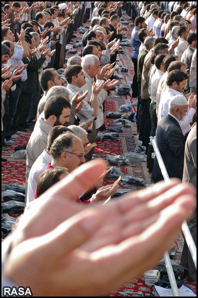 نماز عید فطر در اهواز به امامت آیت الله موسوی جزایری برگزار شد