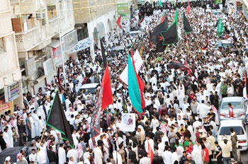 تشييع گسترده شهداي حوادث اخير عربستان