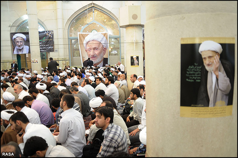 مراسم سومين سالگرد رحلت آيت الله بهجت در مسجد اعظم قم