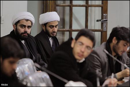 تفسیر رنگ در قرآن و تطبیق آن با نگارههای معراج