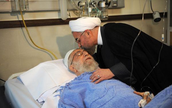 President Rohani visits Ayatollah Khamenei in hospital