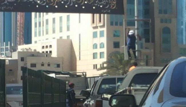 ادامه تخریب نمادهای عاشورایی از سوی مزدوران آل خلیفه در بحرین