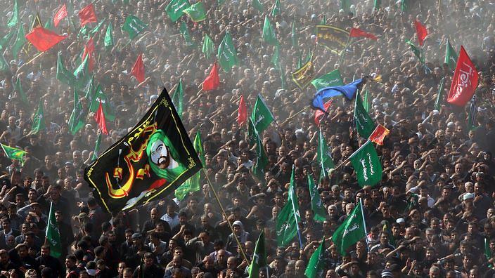 Muslim Shiite mourners gather in Karbala