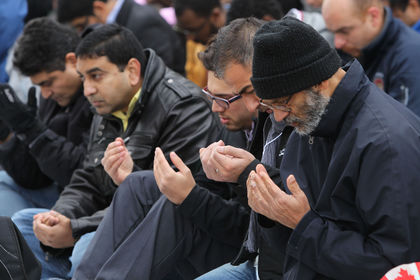 Canadian Muslims praying