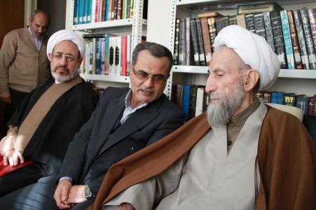 دکتر سيد ابوالحسن ناييني رييس دانشگاه امام خميني(ره) با آيت الله باريک بين