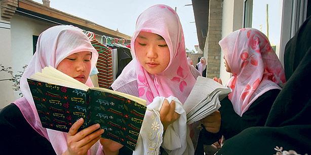 Chinese girls wearing Hijab
