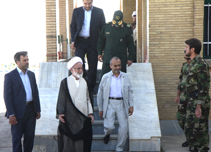 مراسم صبحگاه مشترک نيروهاي مسلح استان مرکزي که در پادگان امام علي(ع) اراک