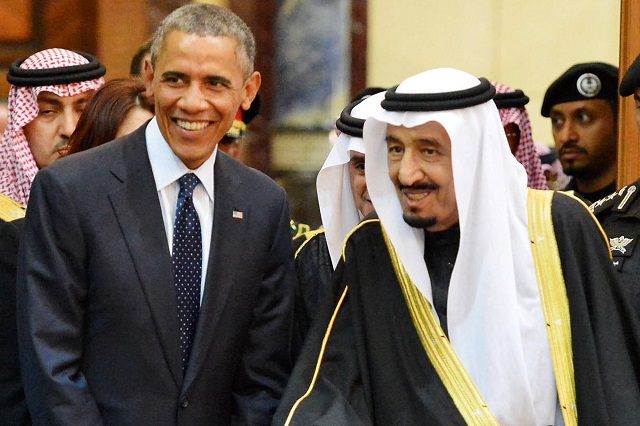 Saudi King Salman Shaking hand with President Obama