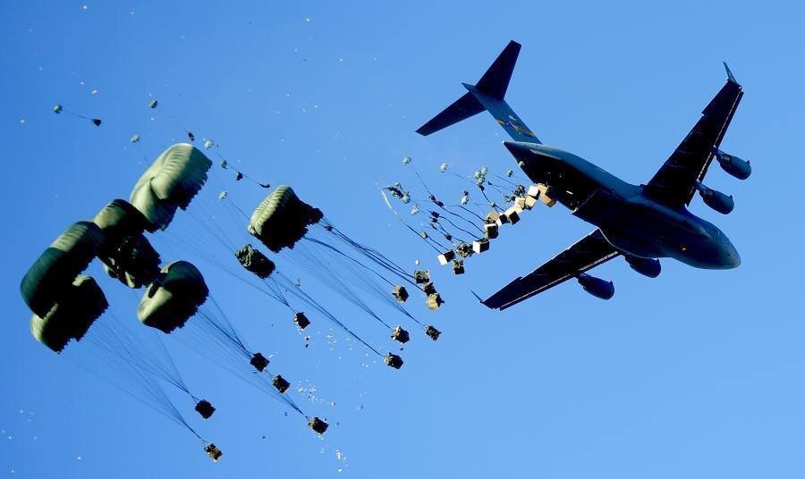 US dropping food packages for ISIL