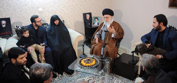 Ayatollah Khamenei meeting the family of General Hamadani