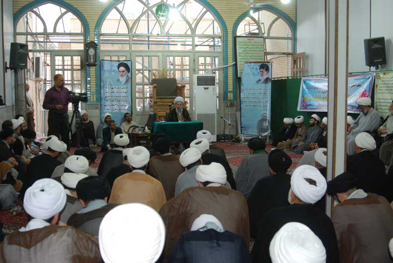 آيت الله عبدالنبي نمازي درجمع اساتيد حوزه علميه كاشان