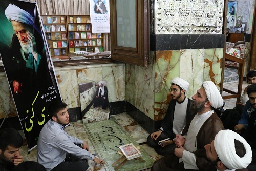 مزار آیت الله مهدوی کنی