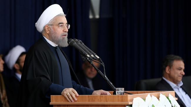 Iran’s President Hassan Rouhani addressing crowds in the southeastern Iranian city of Kerman on May ۱۰, ۲۰۱۶