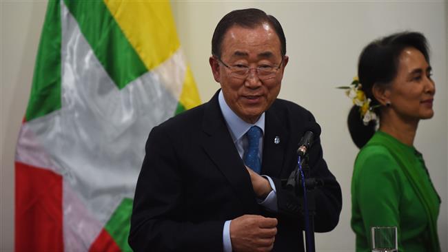 UN Secretary General Ban Ki-moon (L) and Myanmar