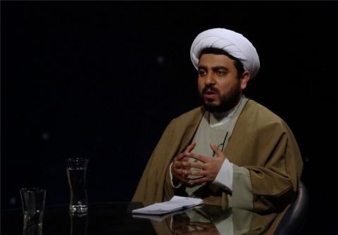 حاشیه‌هایی بر متن تحول در حوزه
