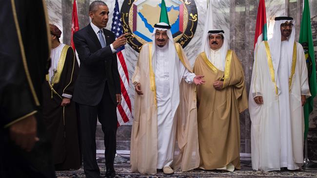 US President Barack Obama (L) gestures as he walks with King of Saudi Arabia Salman bin Abdulaziz al-Saud (3rd R), King of Bahrain Hamad bin Isa Al Khalifa (2nd R) and Abu Dhabi Crown Prince Mohammed bin Zayed al-Nahyan (R) in Riyadh, on April 21, 2016. (AFP)