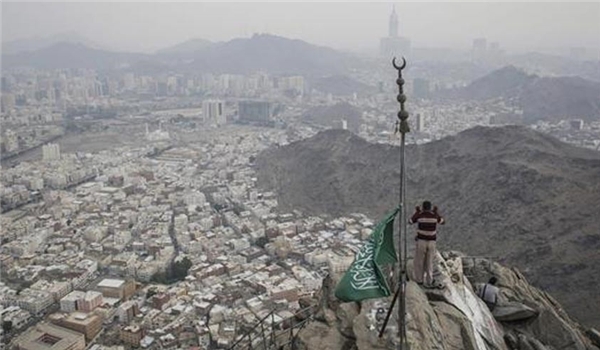 Saudi Regime Destroying Artifacts, Ancient Sites Dating Back to Prophet Mohammad (PBUH) Era