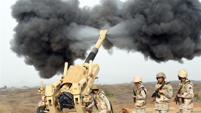 Saudi army artillery fire shells towards Yemen. (Getty Images)
