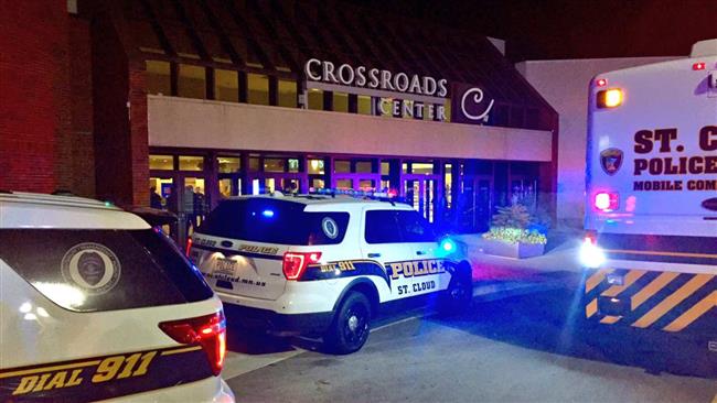 Police officers investigate the scene of a mass stabbing at a mall in St. Cloud, Minnesota, September 17, 2016. (Photo from social media)
