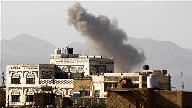 Smoke billows from buildings following an airstrike carried out by Saudi Arabia in the Yemeni capital, Sana’a, on October 5, 2016. (Photo by AFP)
