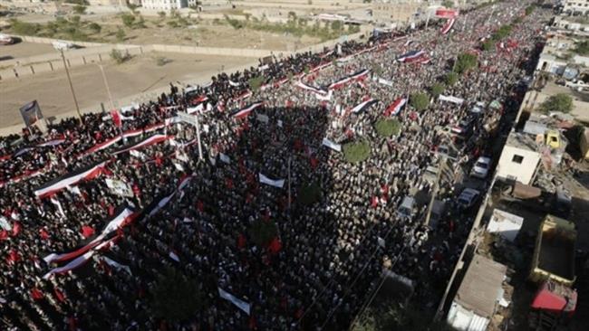 Yemenis gather as they mark the day of Ashura, the martyrdom anniversary of Imam Hussein (PBUH), in Sana’a on October 12, 2016. ( Photo by the Daily Star)
