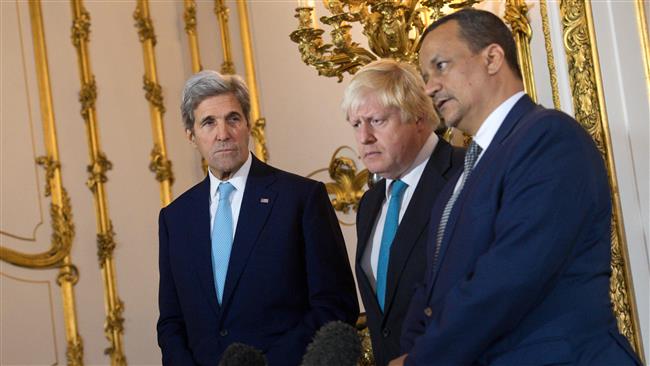 (L-R) US Secretary of State John Kerry, British Foreign Secretary Boris Johnson and UN Special Envoy for Yemen Ismail Ould Cheikh Ahmed make a joint statement on Yemen at Lancaster House in London on October 16, 2016. (Photo by AFP)